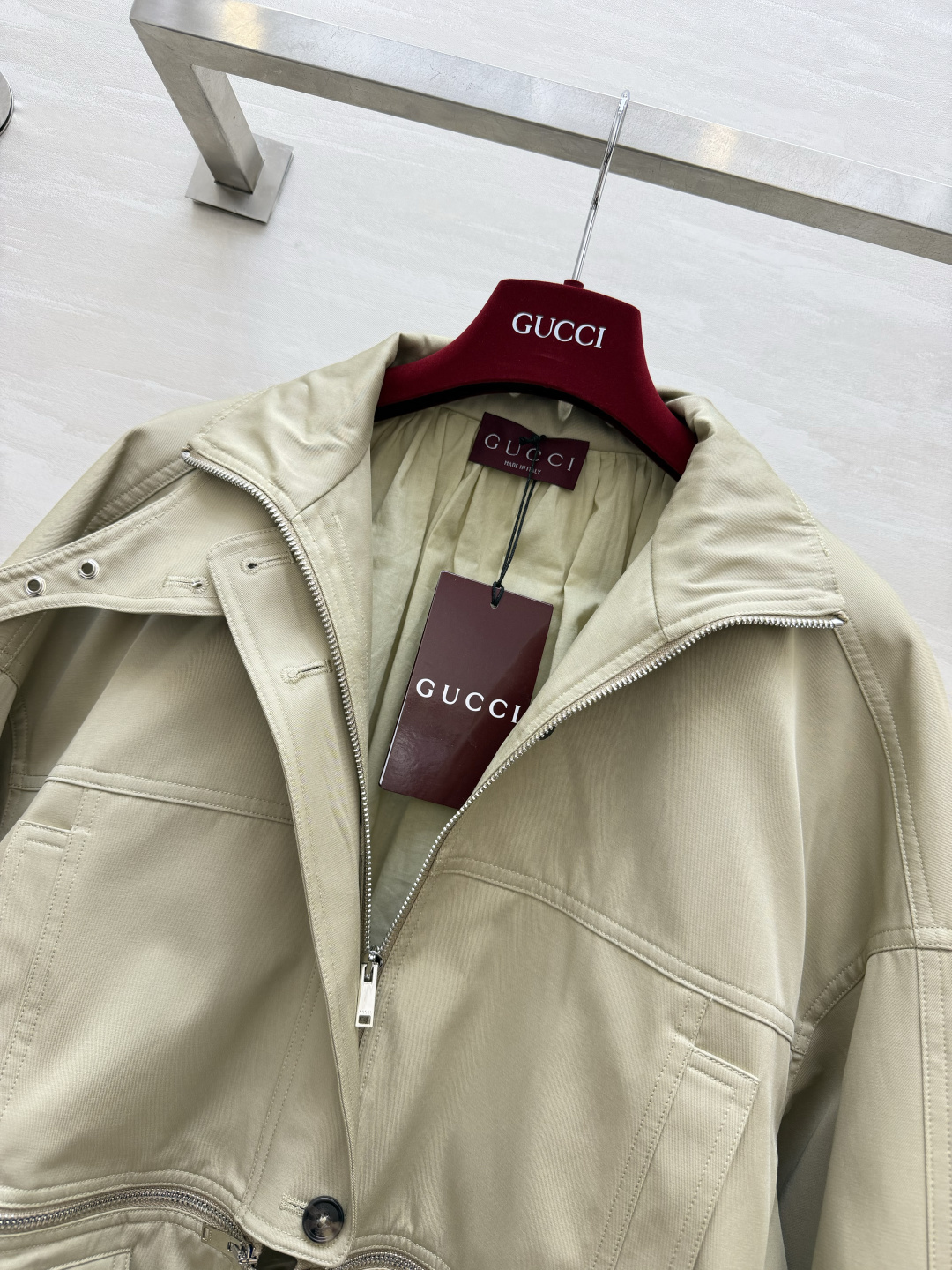 Gu♡²⁶松弛感工装外套 浅卡其｜立领多口袋 利落剪裁，随性又高级 size：S/M/L（s码肩宽：58，胸围：112，