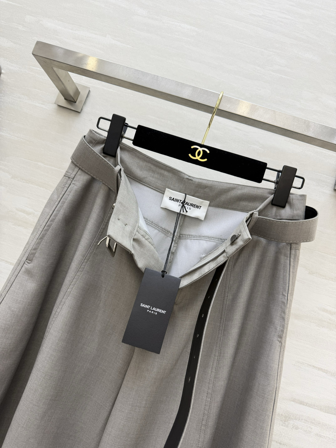 ysl²⁶垂感西装阔腿裤 自带腰带｜立体压线 松弛高级感，显瘦神裤 size：S/M/L/XL（M码腰围：70，裤长：1