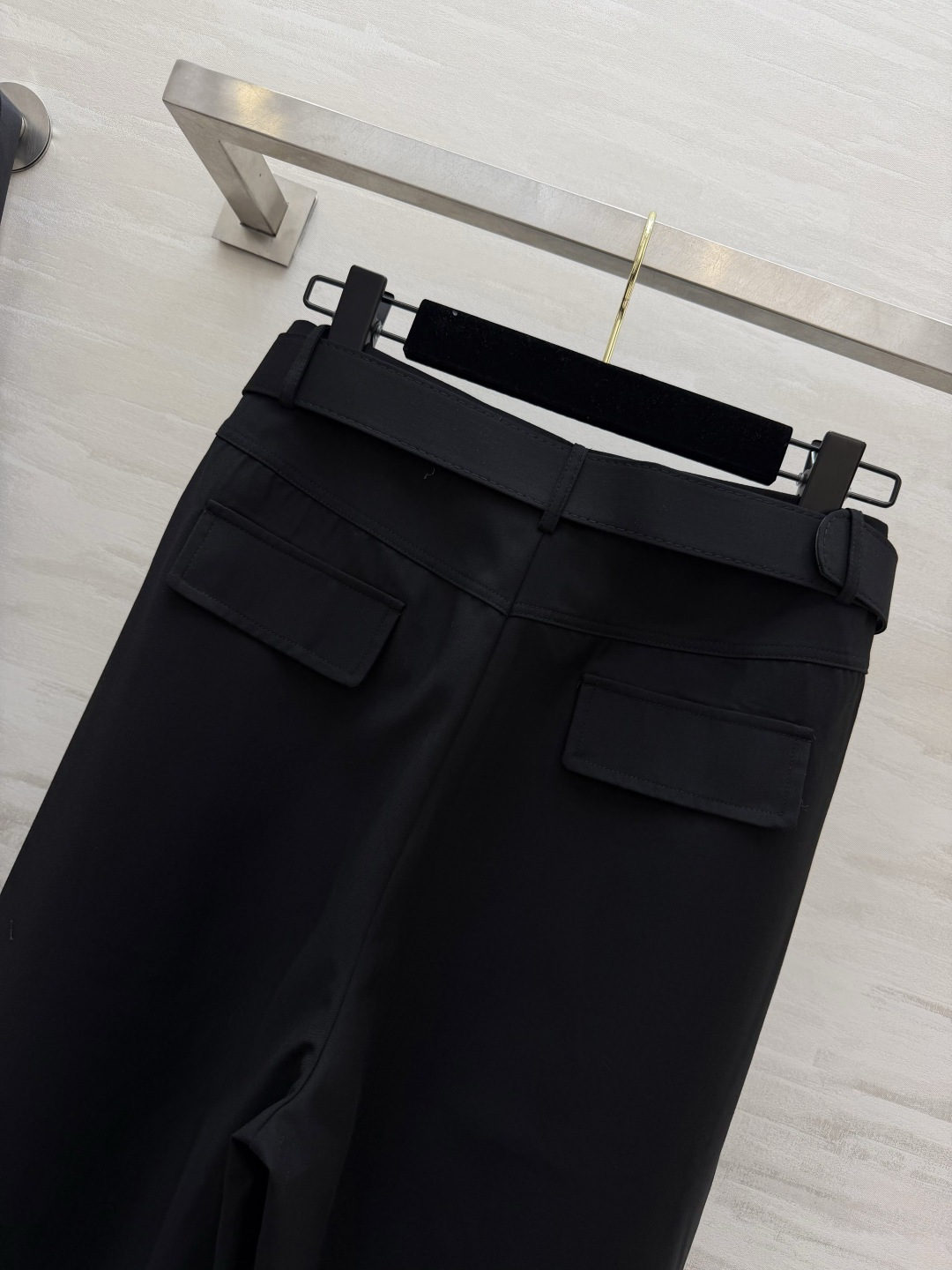 ysl²⁶垂感西装阔腿裤 自带腰带｜立体压线 松弛高级感，显瘦神裤 size：S/M/L/XL（M码腰围：70，裤长：1