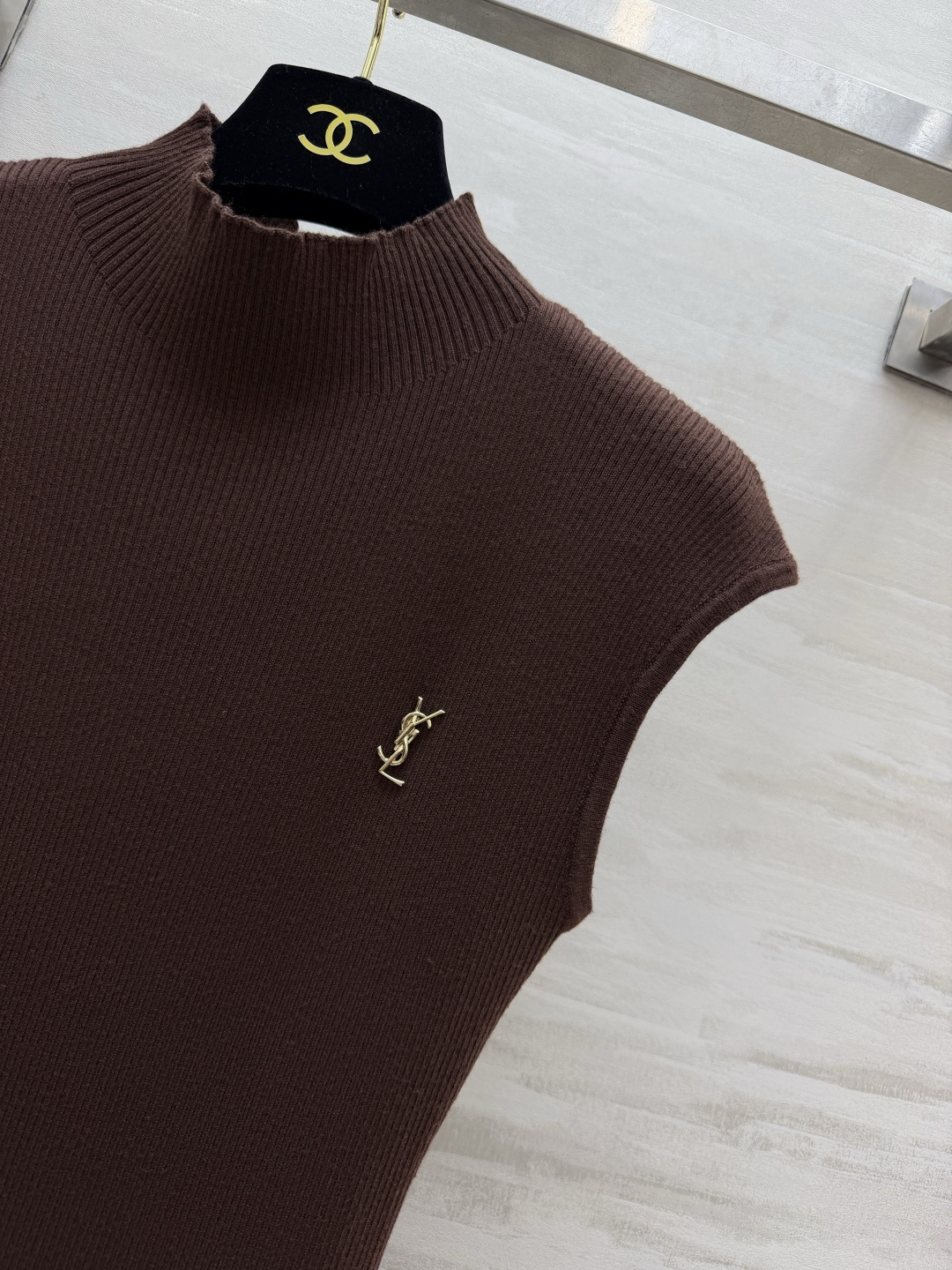 ysl²⁶半高领羊毛针织长裙 修身坑条｜复古高级 单穿叠穿都出彩 size：S/M/L（M码弹力胸围：72，裙长：130