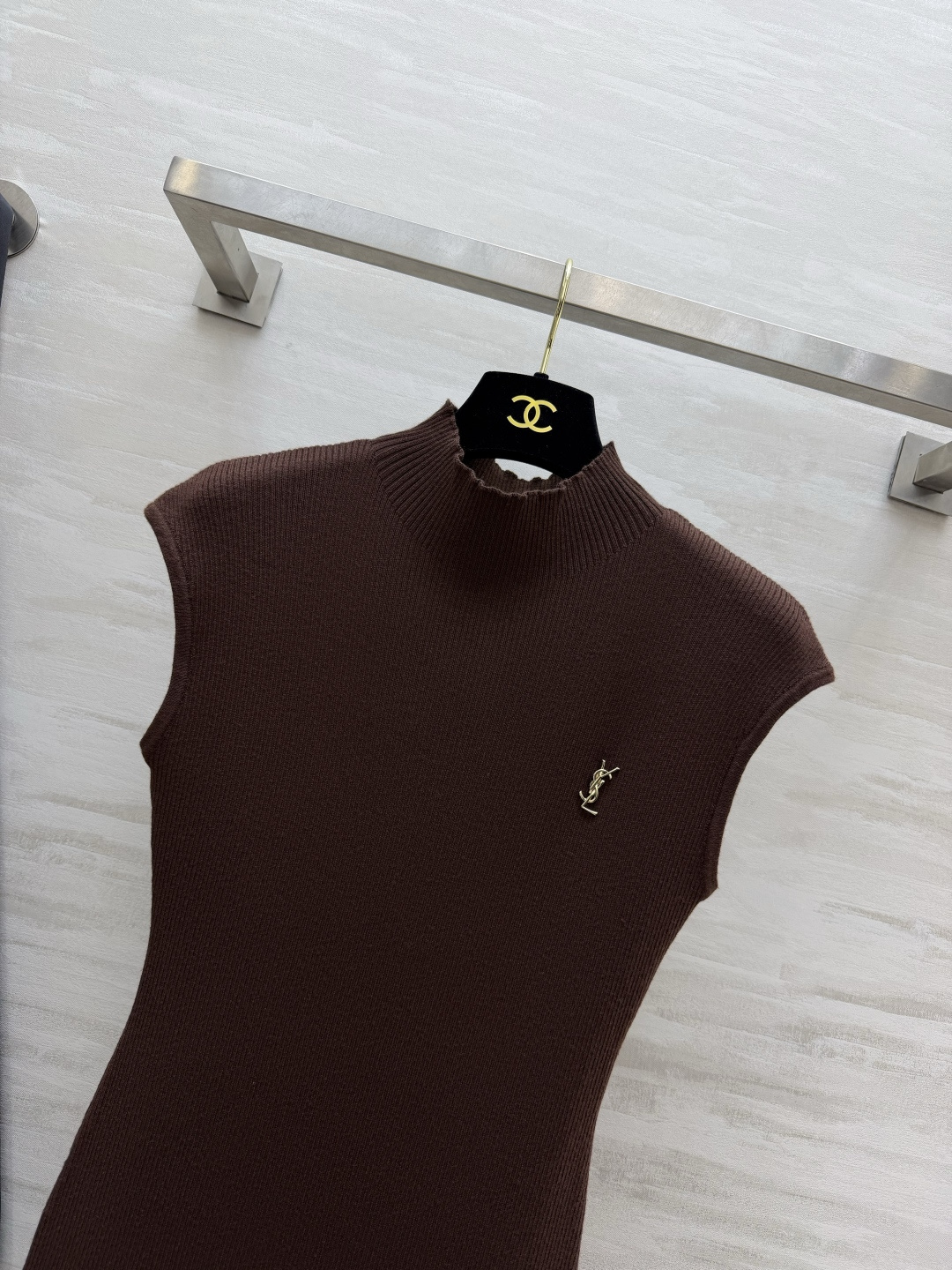 ysl²⁶半高领羊毛针织长裙 修身坑条｜复古高级 单穿叠穿都出彩 size：S/M/L（M码弹力胸围：72，裙长：130