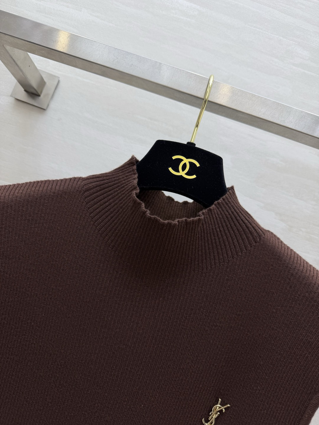 ysl²⁶半高领羊毛针织长裙 修身坑条｜复古高级 单穿叠穿都出彩 size：S/M/L（M码弹力胸围：72，裙长：130