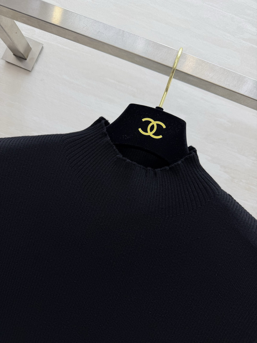 ysl²⁶半高领羊毛针织长裙 修身坑条｜复古高级 单穿叠穿都出彩 size：S/M/L（M码弹力胸围：72，裙长：130