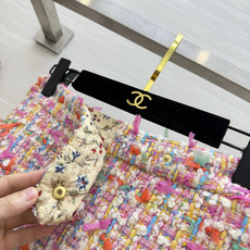 Valen♡²⁶彩色粗花呢A字半裙💐和上面彩纱外套成套搭配!同款杂纱粗花呢面料 自带细碎流苏毛须 色彩缤纷柔和 高腰A字 Valen♡²⁶彩色粗花呢A字半裙💐和上面彩纱外套成套搭配!同款杂纱粗花呢面料 自带细碎流苏毛须 色彩缤纷柔和 高腰A字