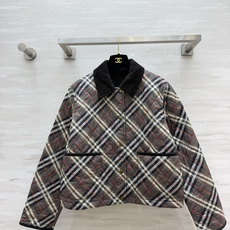 Bur♡²⁶格纹菱格短棉服 ▪双色现货 ▫️经典格纹+菱形衍缝,轻暖不臃肿 ▫️撞色灯芯绒翻领+口袋包边 ▫️金属按扣, Bur♡²⁶格纹菱格短棉服 ▪双色现货 ▫️经典格纹+菱形衍缝,轻暖不臃肿 ▫️撞色灯芯绒翻领+口袋包边 ▫️金属按扣,