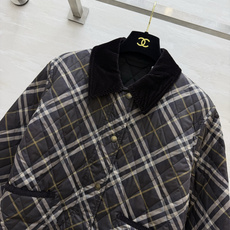 Bur♡²⁶格纹菱格短棉服 ▪双色现货 ▫️经典格纹+菱形衍缝,轻暖不臃肿 ▫️撞色灯芯绒翻领+口袋包边 ▫️金属按扣, Bur♡²⁶格纹菱格短棉服 ▪双色现货 ▫️经典格纹+菱形衍缝,轻暖不臃肿 ▫️撞色灯芯绒翻领+口袋包边 ▫️金属按扣,