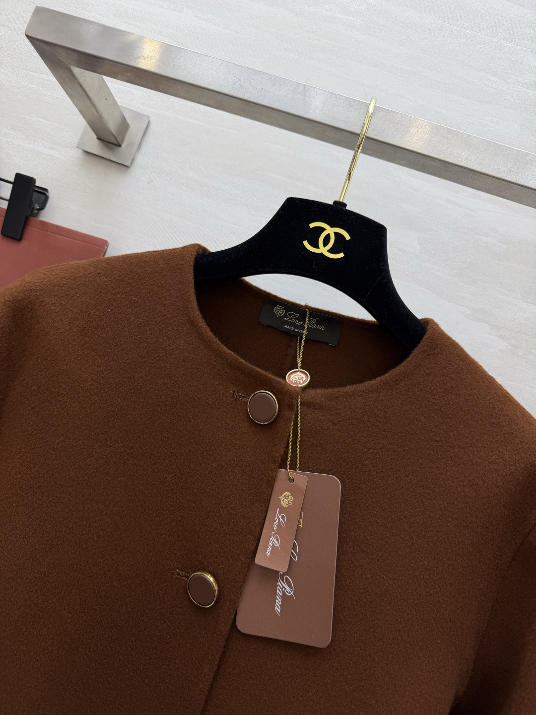 LP♡²⁶圆领短款双面呢外套｜两色现货✨奶白｜焦糖棕 细腻双面羊毛面料 触感软糯 无多余缝线 质感高级 简约圆领设计 不