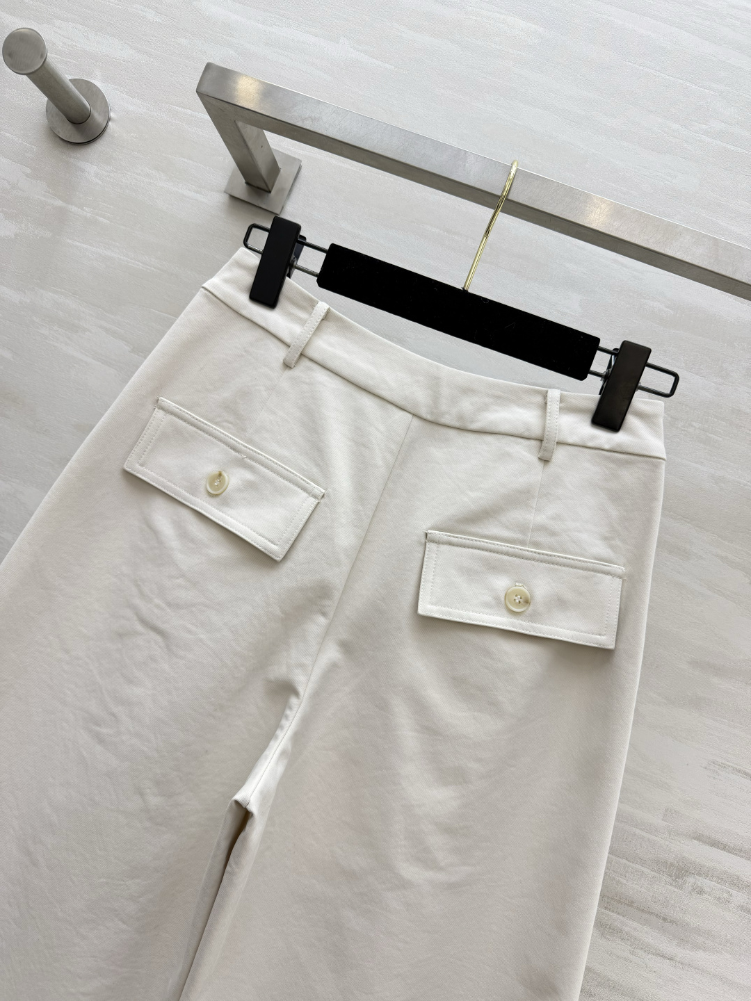 ✨Loew♡²⁶设计感假腰头阔腿裤 高腰版型｜修饰腰腹 拉长比例 肌理感面料 挺括不软塌 三色可选：米白｜深棕｜黑色梨形