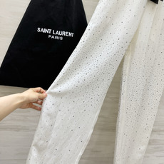 ysl²⁶ 「白月光本命|温柔到骨子里的满天星」直筒阔腿裤 这条白色真的自带清冷贵气感,温柔又高级!满天星烫钻像撒了一层 ysl²⁶ 「白月光本命|温柔到骨子里的满天星」直筒阔腿裤 这条白色真的自带清冷贵气感,温柔又高级!满天星烫钻像撒了一层