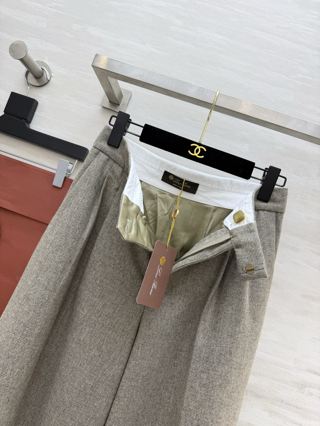 LP♡²⁶杂色羊毛阔腿裤｜老钱风本命下装 复古花呢料 质感扎实 压褶腰头 显瘦大阔腿剪裁 对各种腿型都友好 和刚才的马甲