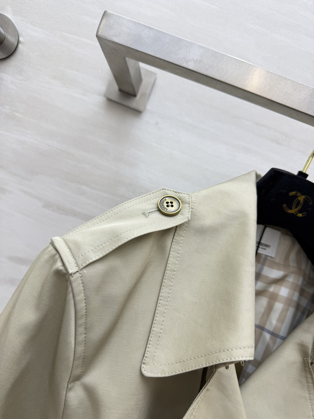 Bur♡²⁶浅卡其风衣｜收腰腰带设计 秒变三七比例 裙摆式下摆 经典风衣结构 细节到位 面料挺括不易皱 版型显瘦！siz