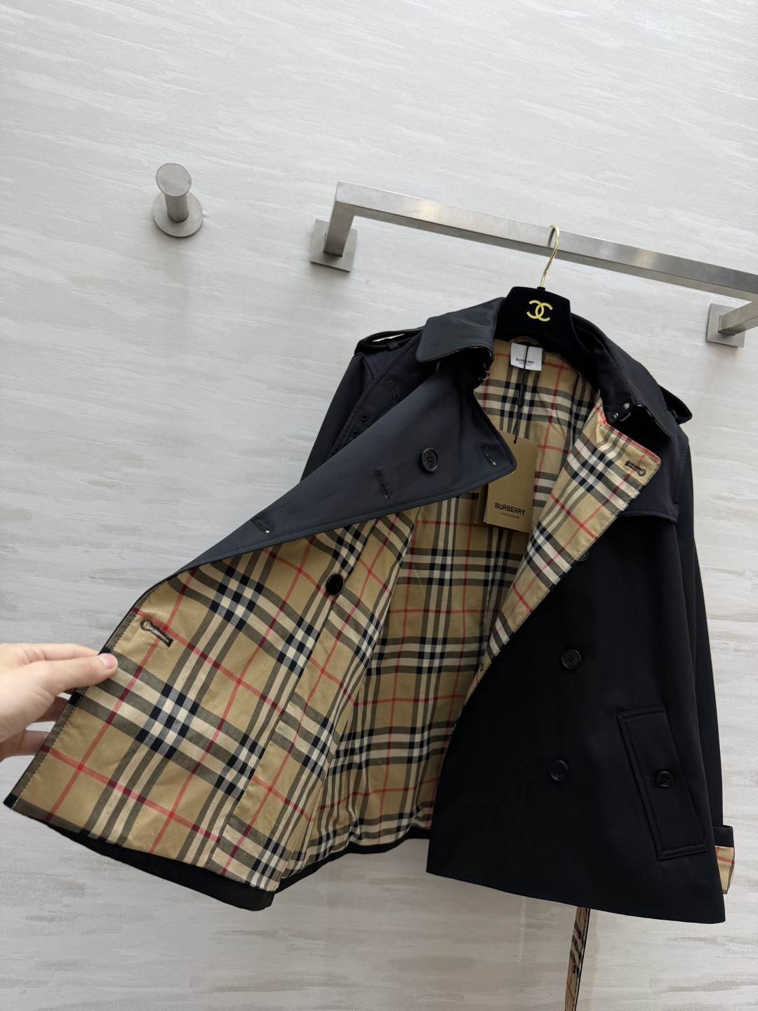 Bur♡²⁶经典风衣｜双色上新✨卡其温柔｜黑色酷飒双排扣 收腰腰带 优化身材比例 挺括面料不易皱 经典风衣细节拉满！si