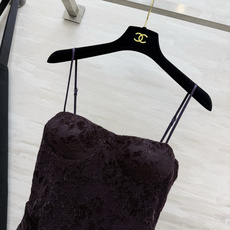 ysl♡²⁵自带氛围感的蕾丝吊带鱼尾裙|两色入 精致植绒蕾丝花纹 肌理感一眼心动 抹胸杯型贴合胸型 细肩带可调节 收腰剪 ysl♡²⁵自带氛围感的蕾丝吊带鱼尾裙|两色入 精致植绒蕾丝花纹 肌理感一眼心动 抹胸杯型贴合胸型 细肩带可调节 收腰剪