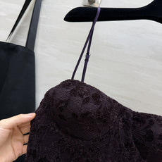 ysl♡²⁵自带氛围感的蕾丝吊带鱼尾裙|两色入 精致植绒蕾丝花纹 肌理感一眼心动 抹胸杯型贴合胸型 细肩带可调节 收腰剪 ysl♡²⁵自带氛围感的蕾丝吊带鱼尾裙|两色入 精致植绒蕾丝花纹 肌理感一眼心动 抹胸杯型贴合胸型 细肩带可调节 收腰剪