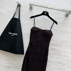 ysl♡²⁵自带氛围感的蕾丝吊带鱼尾裙|两色入 精致植绒蕾丝花纹 肌理感一眼心动 抹胸杯型贴合胸型 细肩带可调节 收腰剪 ysl♡²⁵自带氛围感的蕾丝吊带鱼尾裙|两色入 精致植绒蕾丝花纹 肌理感一眼心动 抹胸杯型贴合胸型 细肩带可调节 收腰剪