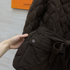 Her♡²⁶羊毛菱格绗缝收腰羽绒服|温柔老钱风 外层细腻羊毛面料 自带柔和哑光质感 经典菱形格羽绒绗缝工艺 锁温均匀 轻 Her♡²⁶羊毛菱格绗缝收腰羽绒服|温柔老钱风 外层细腻羊毛面料 自带柔和哑光质感 经典菱形格羽绒绗缝工艺 锁温均匀 轻