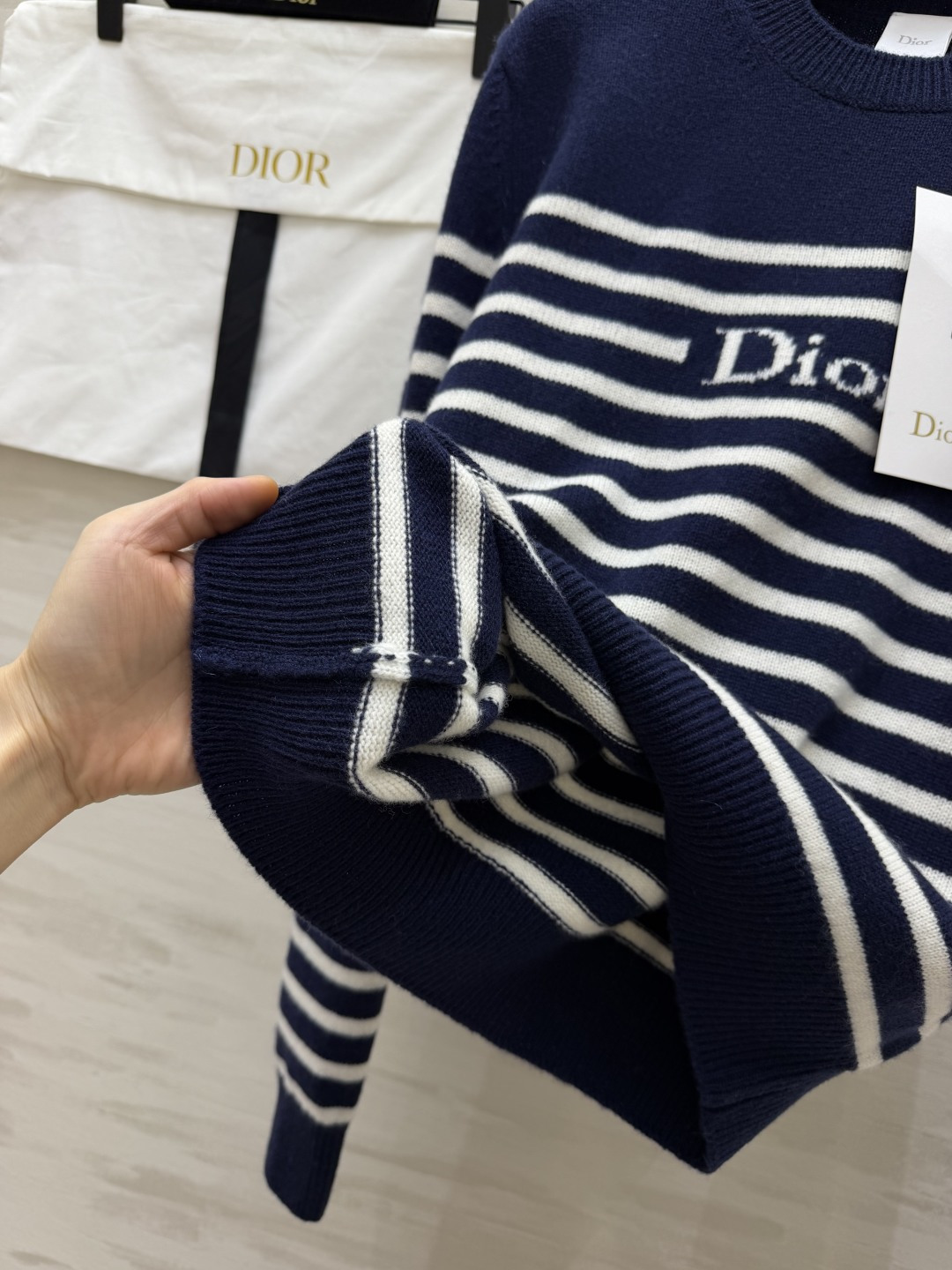 CD♡²⁶字母横条纹 100%山羊绒长袖毛衣 size：S/M/L（）