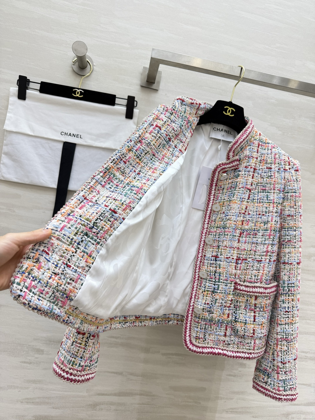 CC♡²⁶彩线编织立领外套｜杂色粗花呢编织肌理 糅合粉、红、蓝、米多种彩纱 层次丰富不杂乱 别致中式小立领 撞色玫红滚边