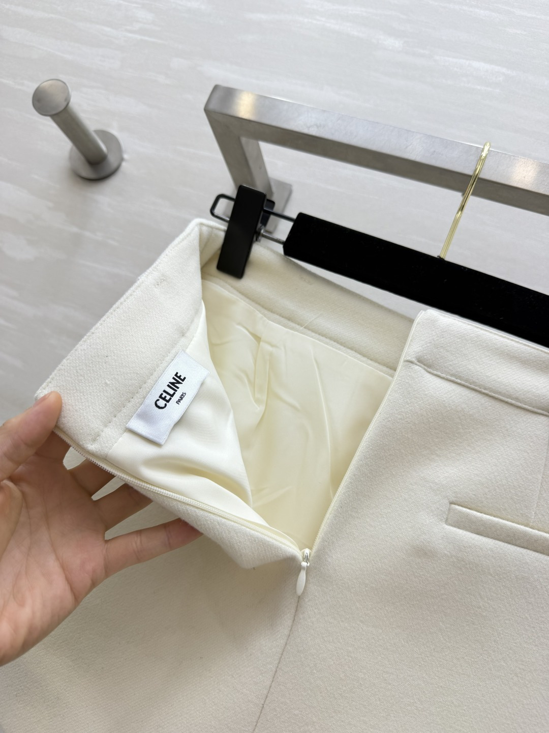 Celi♡²⁶羊毛工装A字短裙｜自带腰带 秋冬刚需 软糯羊毛面料 厚实挺括不易软塌 保暖有型不臃肿 配套棕色皮带 金属扣