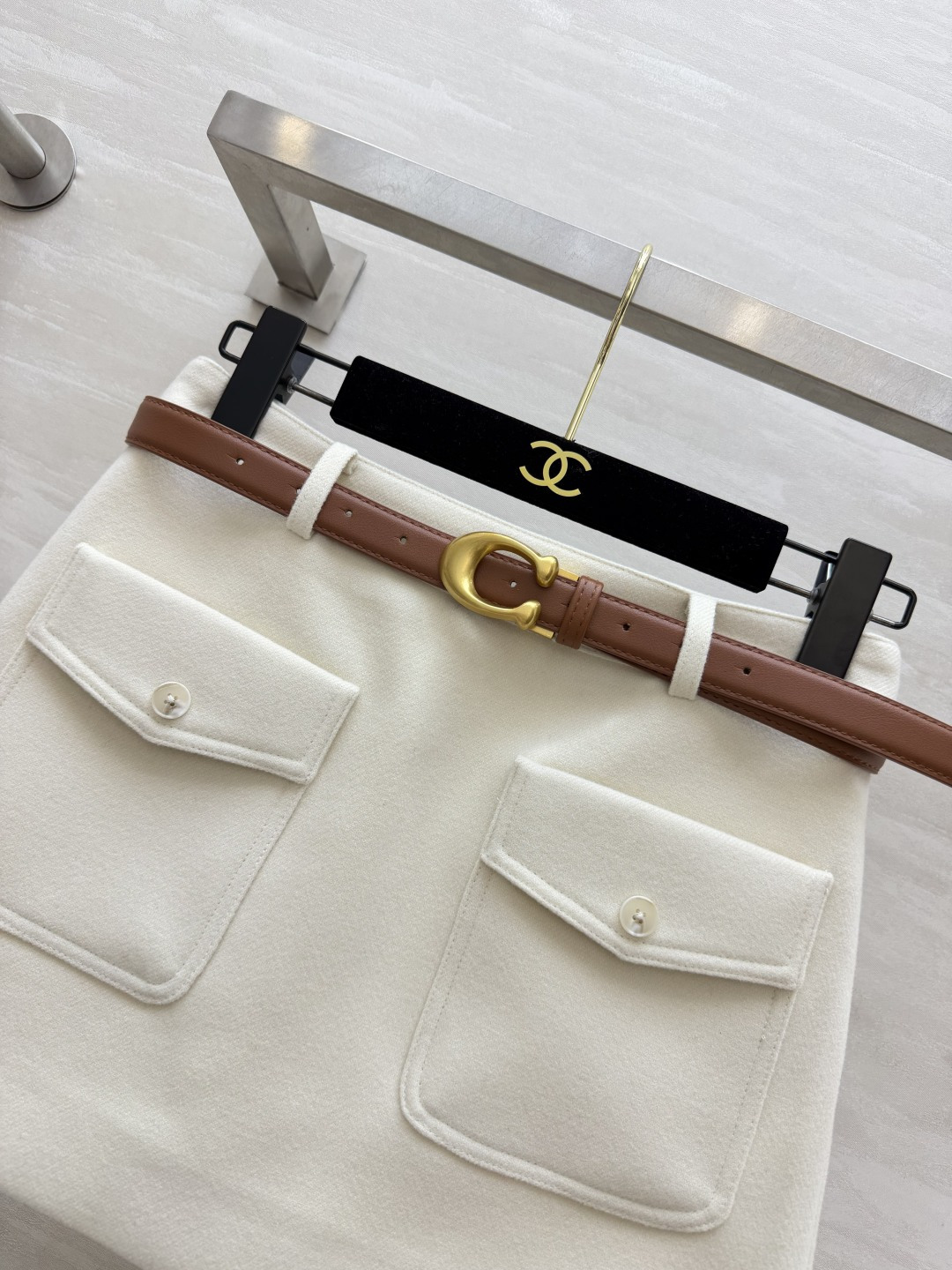 Celi♡²⁶羊毛工装A字短裙｜自带腰带 秋冬刚需 软糯羊毛面料 厚实挺括不易软塌 保暖有型不臃肿 配套棕色皮带 金属扣