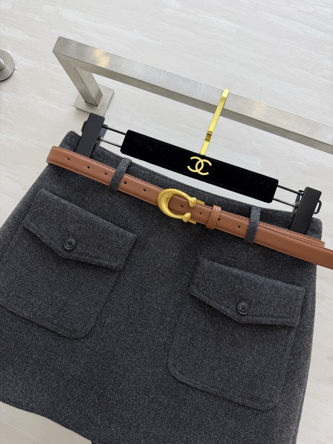 Celi♡²⁶羊毛工装A字短裙｜自带腰带 秋冬刚需 软糯羊毛面料 厚实挺括不易软塌 保暖有型不臃肿 配套棕色皮带 金属扣