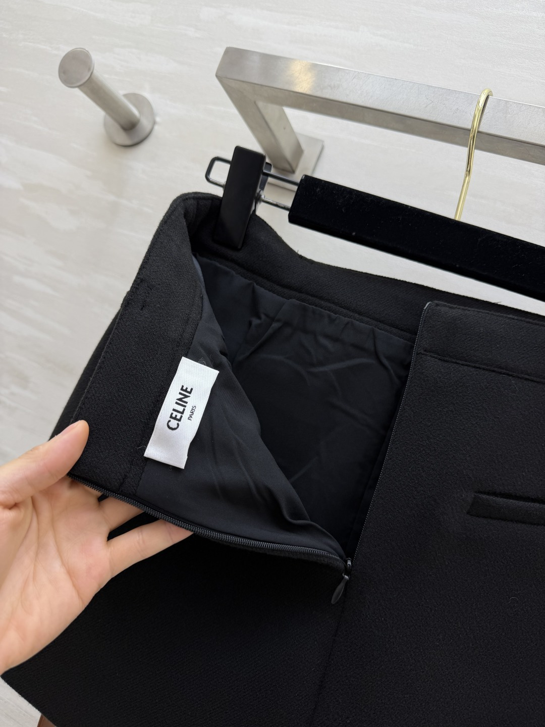 Celi♡²⁶羊毛工装A字短裙｜自带腰带 秋冬刚需 软糯羊毛面料 厚实挺括不易软塌 保暖有型不臃肿 配套棕色皮带 金属扣