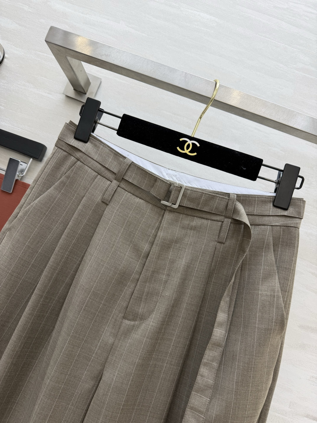 LP♡²⁶高腰双褶阔腿西裤｜上新 垂顺羊毛混纺挺括面料 不易皱好打理 自带同料腰带 版型更显比例 阔腿直筒 藏肉显瘦一绝