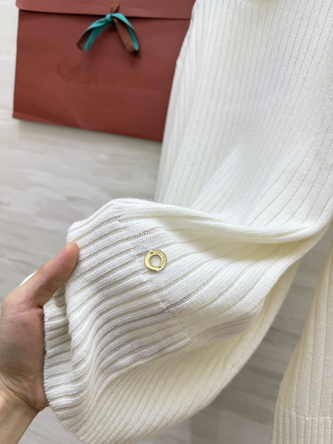 LP♡²⁶秋冬懒人本命针织套装 三色齐发｜奶白/驼色/花灰 竖坑条肌理针织 自带显瘦滤镜 高领版型温柔包裹脖颈 松弛落肩
