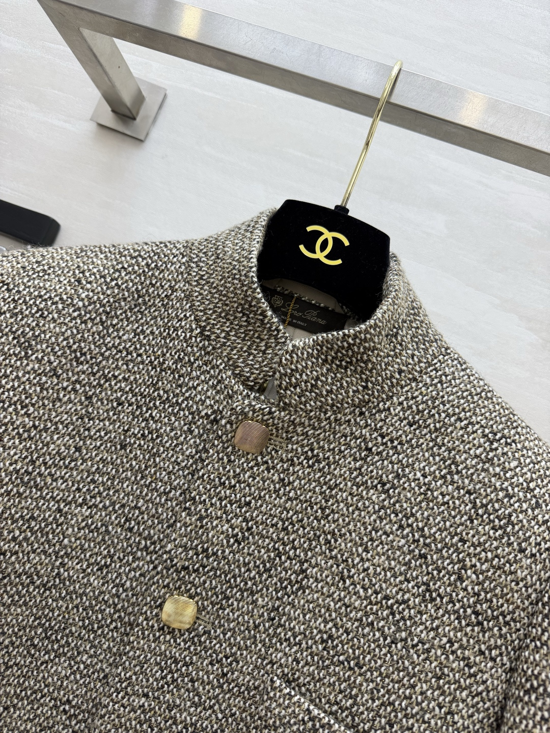 LP♡²⁶复古杂色立领花呢外套｜自带书卷气质 低调耐看咖调杂色花呢 编织肌理密实有质感 利落立领剪裁 自带一点新中式韵味