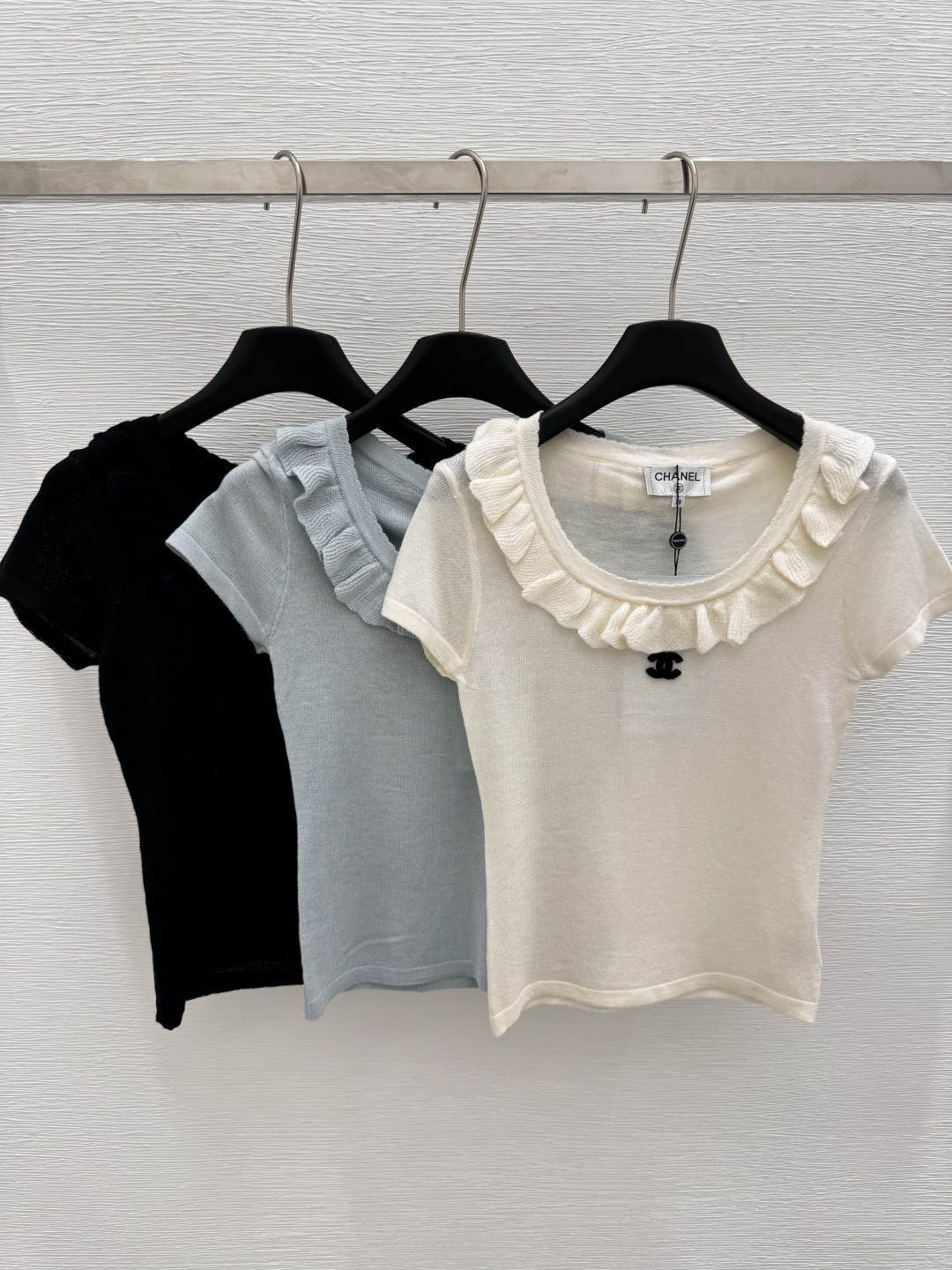 NO:306982,CH Home Spring and Summer New Style Ruffled Knitted Round Neck Short Sleeve Color White Sky Blue Black Size 36.38.40, T-shirt,alexander wang19860909CH家  春夏新款 荷叶边针织圆领短袖 颜色白色 天蓝 黑色 尺码36.38.40,,T-shirt,alexander wang,Women's clothing