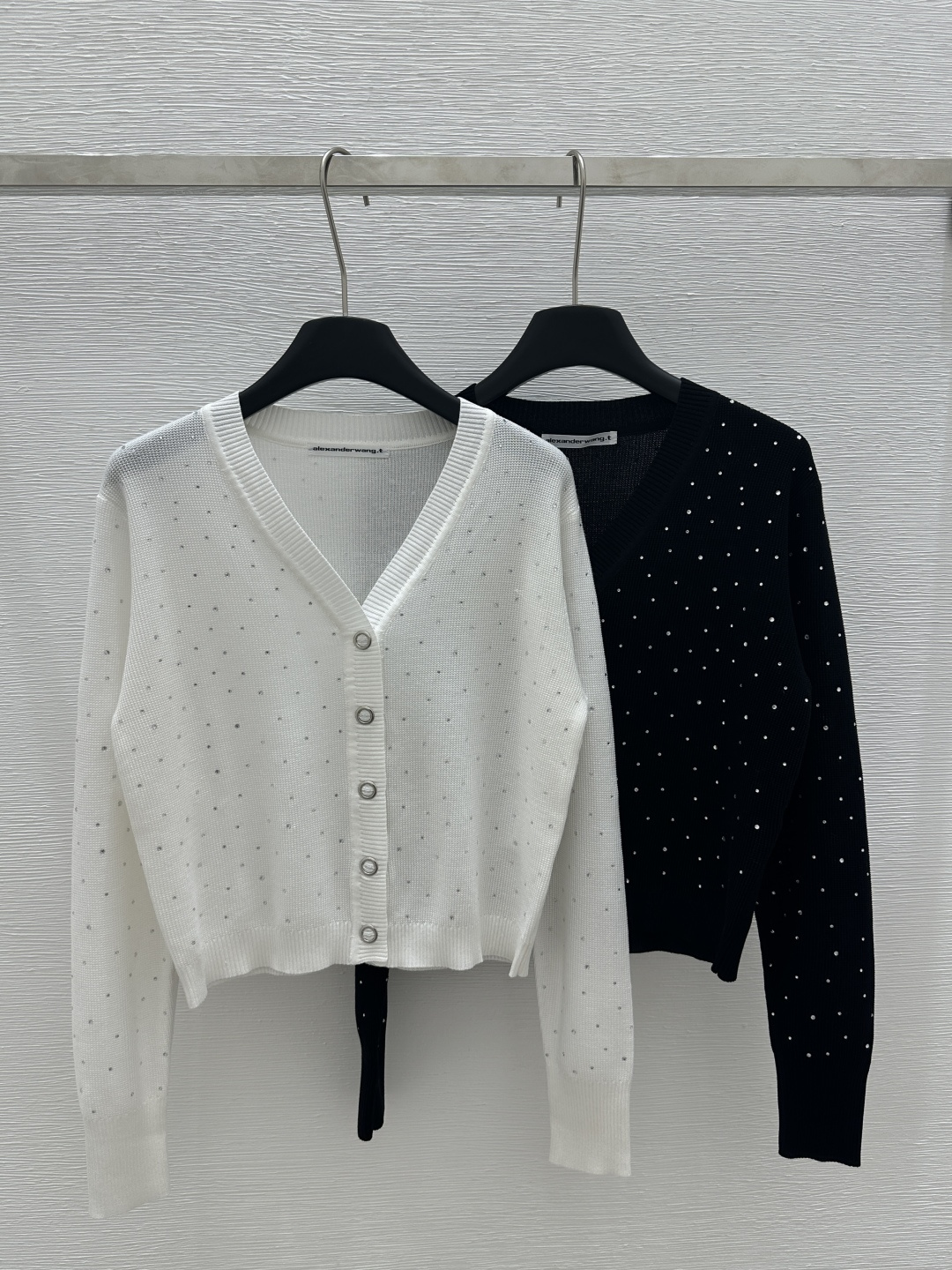 NO:307004,AW Home Early Spring New Style Solid Color Diamond Cardigan Long Sleeve Color White Black Size 36.38.40, Alexander Wang19860909AW家  早春新款 纯色贴钻开衫长袖 颜色白色 黑色 尺码36.38.40,,alexander wang,Women's clothing