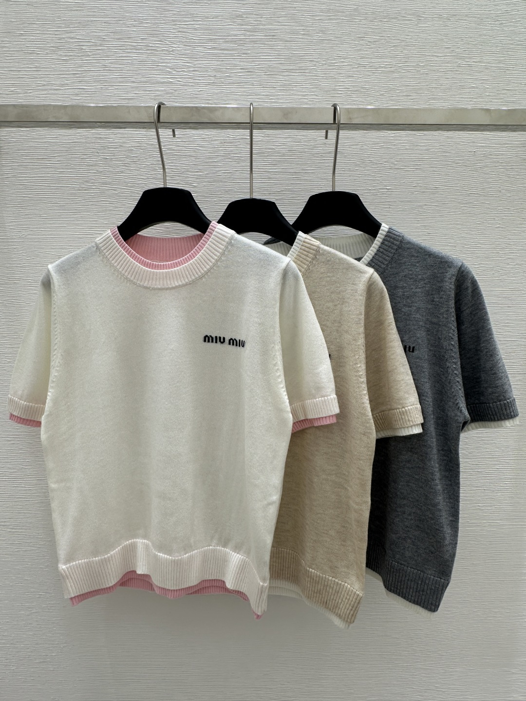 NO:307016,M Home Early Spring New Style Solid Color Simple Letter Round Neck Knitted Short Sleeve Color White Oatmeal Grey Size 36.38.40, T-shirt,alexander wang19860909M家  早春新款 纯色简约字母圆领针织短袖 颜色白色 燕麦色 灰色 尺码36.38.40,,T-shirt,alexander wang,Women's clothing