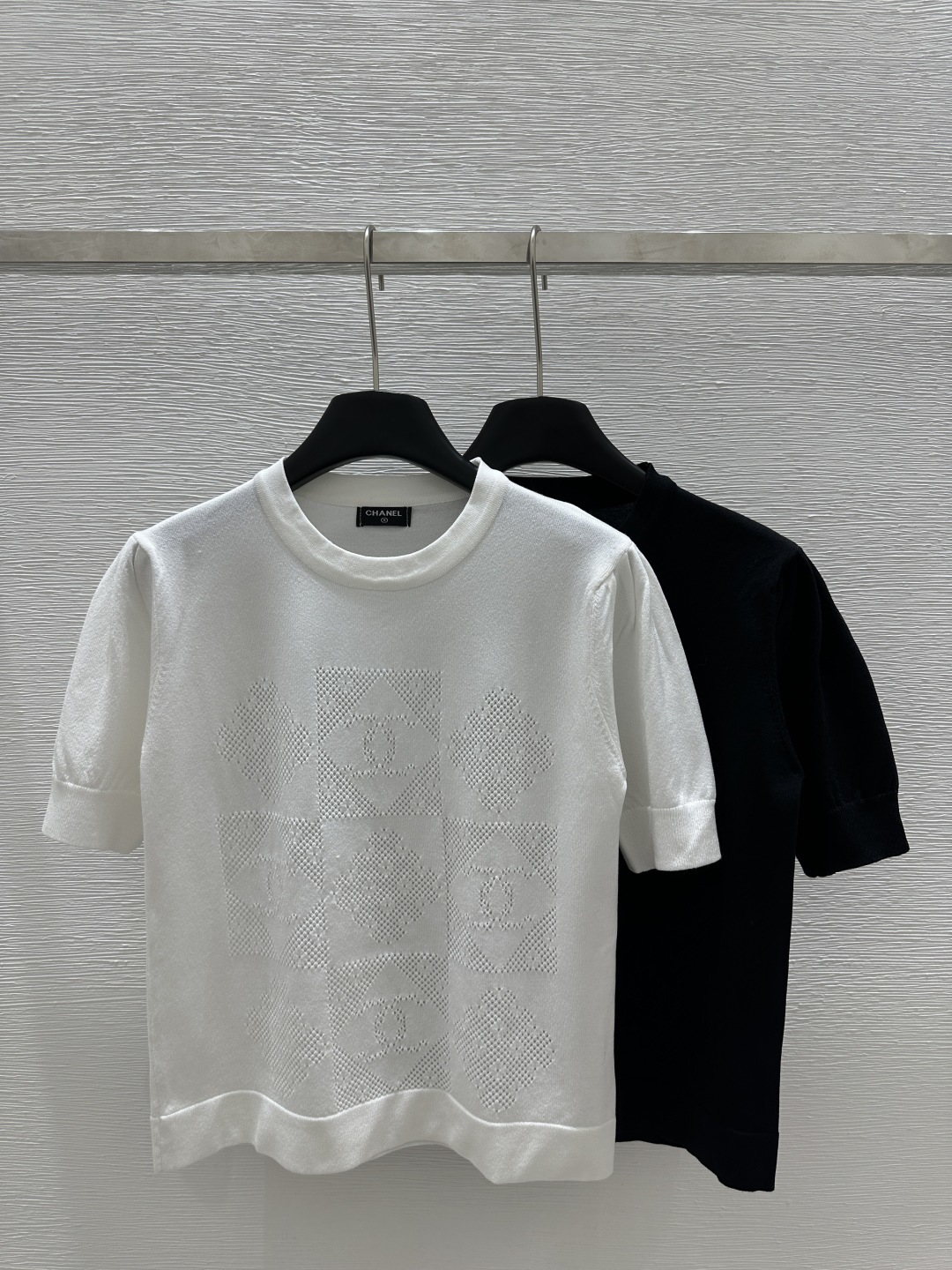 NO:307023,CH Home Early Spring New Style Solid Color Round Neck Hollow Knitted Short Sleeve Color White Black Size 36.38.40, T-shirt,alexander wang19860909CH家  早春新款 纯色圆领镂空针织短袖 颜色白色 黑色 尺码36.38.40,,T-shirt,alexander wang,Women's clothing