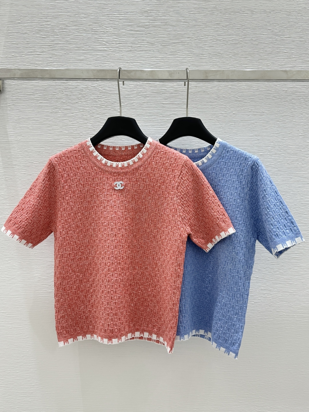 NO:306997,CH Home Early Spring New Style Round Neck Contrast Knitted Short Sleeve 1 Color Red Blue Size 36.38.40, T-shirt,alexander wang19860909CH家  早春新款 圆领撞色针织短袖 1 颜色红色 蓝色 尺码36.38.40,,T-shirt,alexander wang,Women's clothing