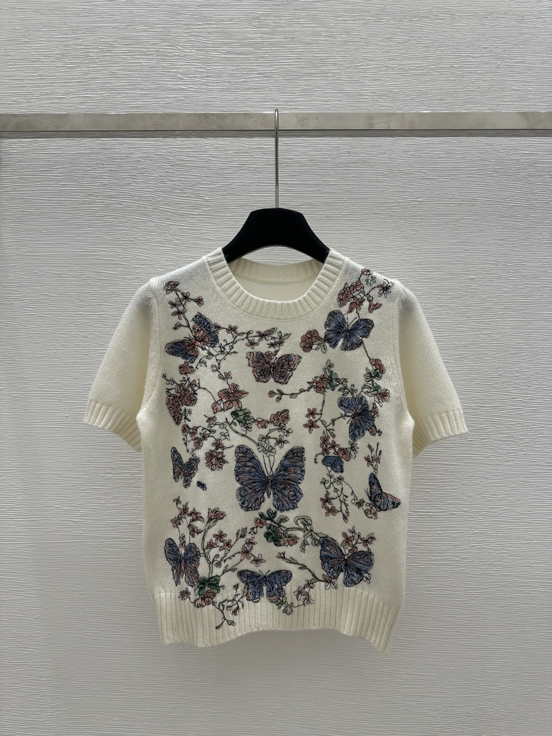 NO:310656,D Home Early Spring New Style Round Neck Embroidered Butterfly Knitted Short Sleeve 1l Color White Size 36.38.40, Dior, T-shirt, alexander wang19860909D家  早春新款 圆领刺绣蝴蝶针织短袖 1l 颜色白色 尺码36.38.40,,dior,T-shirt,alexander wang,Women's clothing