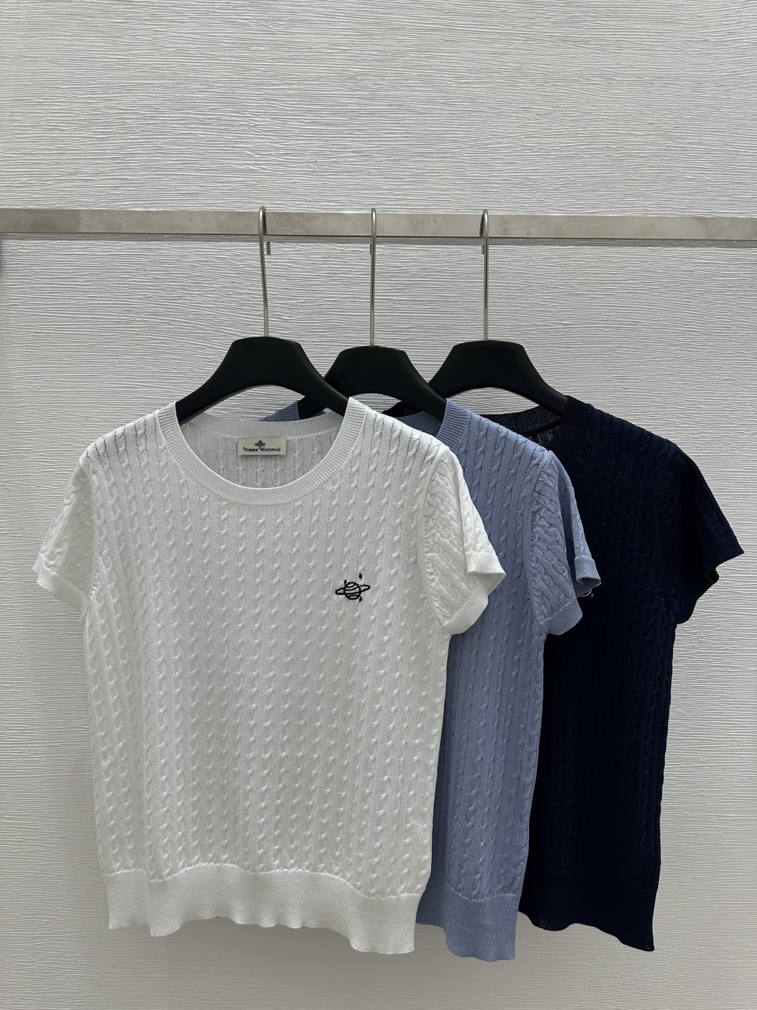 NO:310683,VI Home Early Spring New Style Solid Color Round Neck Embroidered Knitted Short Sleeve Color White Blue Royal Blue Size 36.38.40, T-shirt,alexander wang19860909VI家  早春新款 纯色圆领刺绣针织短袖 颜色白色 蓝色 宝蓝色 尺码36.38.40,,T-shirt,alexander wang,Women's clothing