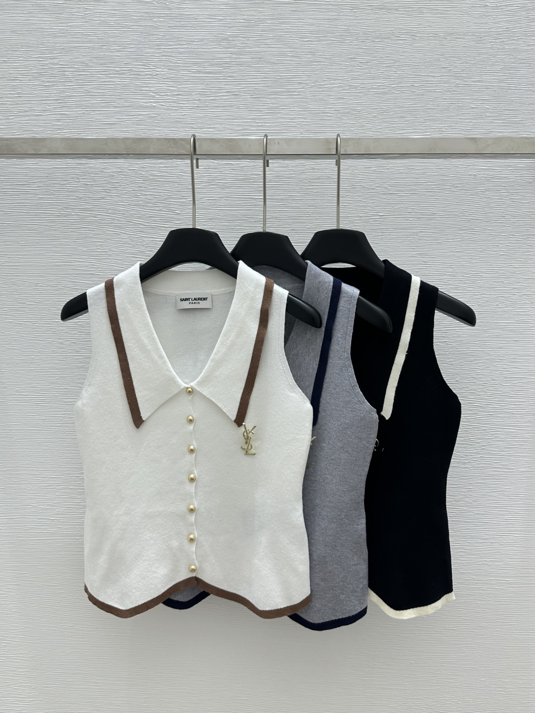 NO:310654,Y Home Early Spring New Lapel Single Breakable Knitted Vest 115 Color White Gray Black Size 36.38.40,,alexander wang19860909Y家  早春新款 翻领单排扣针织背心 115 颜色白色 灰色 黑色 尺码36.38.40,,alexander wang,Women's clothing