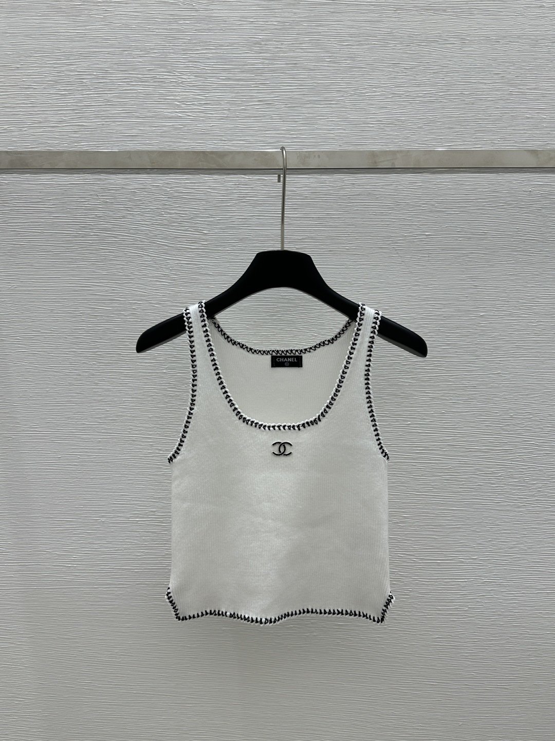 NO:312141,CH Home Early Spring New Style Hook-edged Contrast Color Sleeveless Knitted Vest Color White Size 36.38.40, Alexander Wang19860909CH家  早春新款 勾边撞色无袖针织背心 颜色白色 尺码36.38.40,,alexander wang,Women's clothing