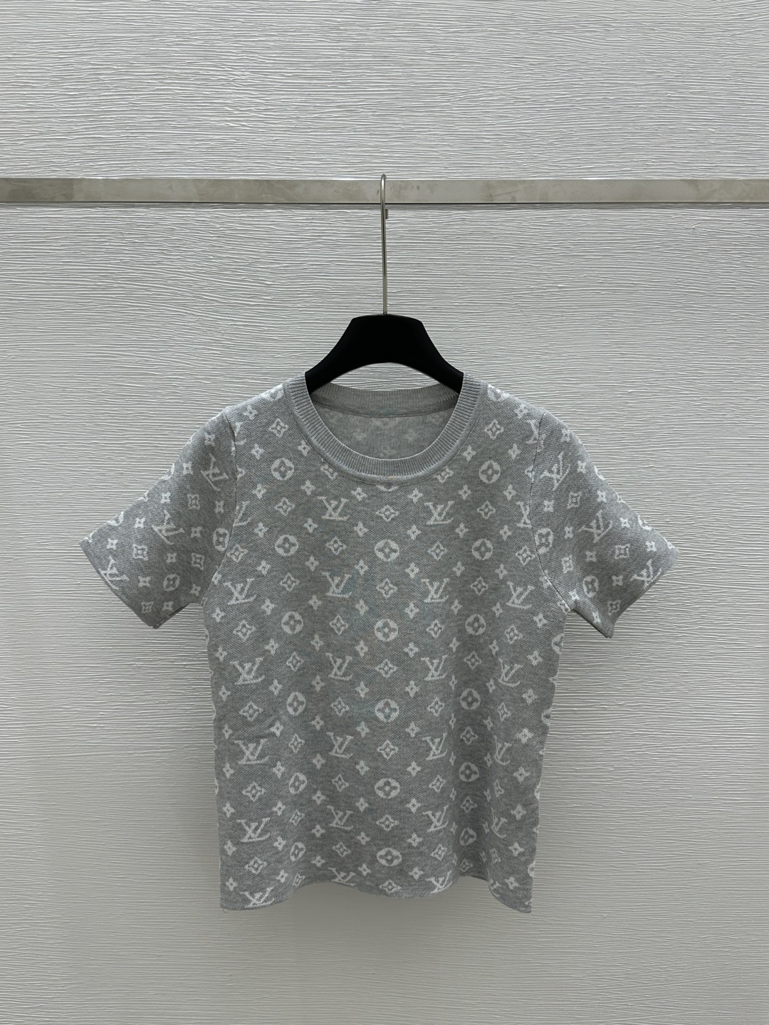 NO:312164,L Home Early Spring New Style Round Neck Old-Faced Jacquard Knitted Short Color Gray Size 36.38.40, Louis vuitton,alexander wang19860909L家  早春新款 圆领老面提花针织短 颜色灰色 尺码36.38.40,,louis vuitton,alexander wang,Women's clothing