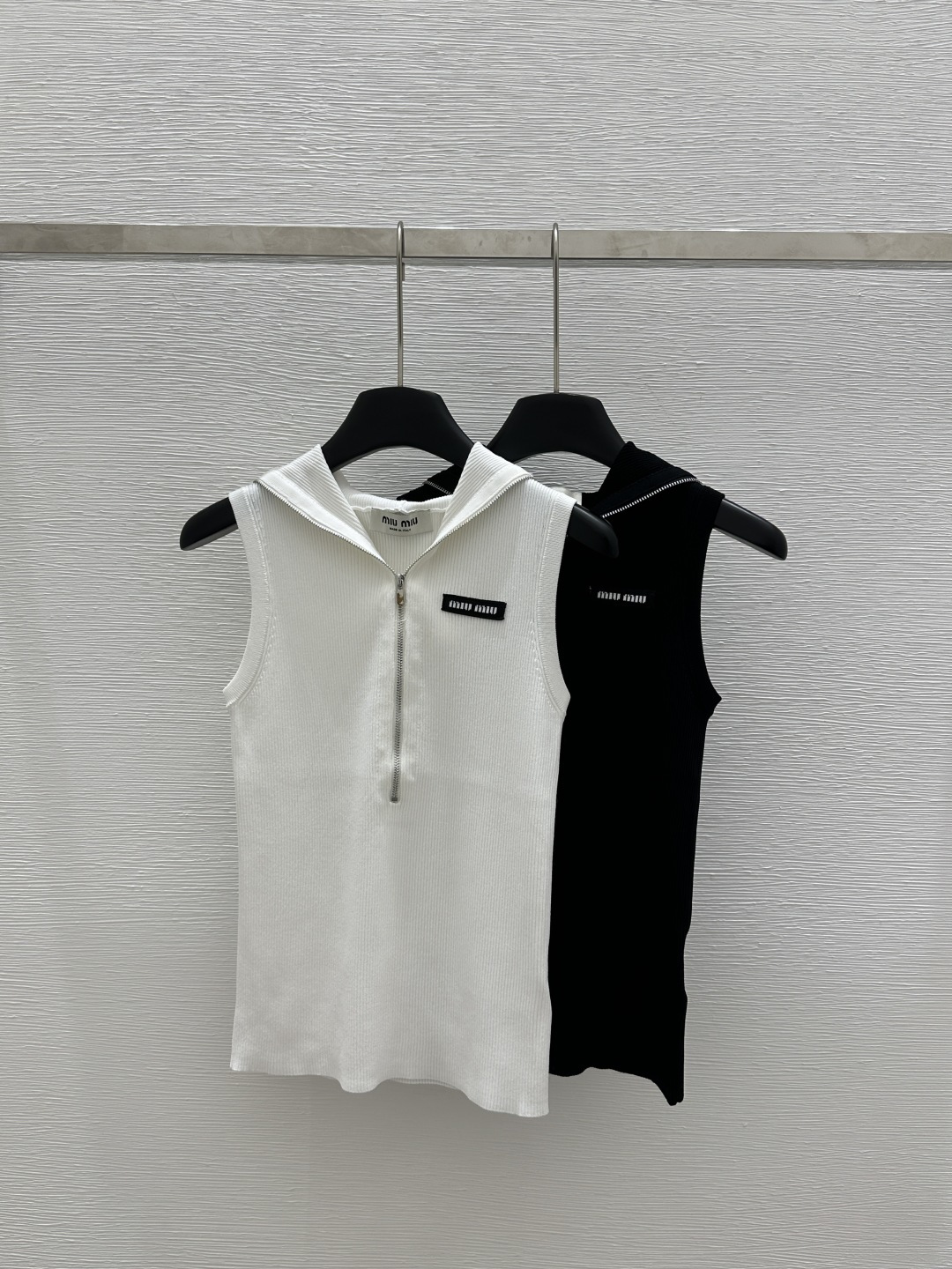 NO:312160,M Home Early Spring New Hooded Zipper Sleeveless Knitted Vest Color White Black Size 36.38.40, Hats,alexander wang19860909M家  早春新款 连帽拉链无袖针织背心 颜色白色 黑色 尺码36.38.40,,hats,alexander wang,Women's clothing