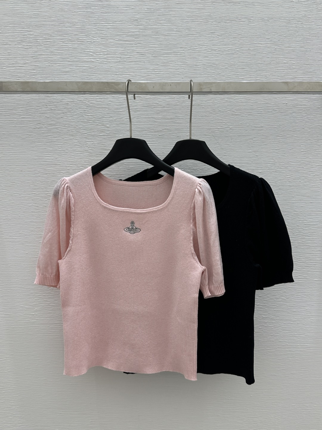 NO:322155,VI Home Early Spring New Style Solid Color Round Neck Embroidered Knitted Short Sleeve Color Pink Black Size 36.38.40, T-shirt,alexander wang19860909VI家  早春新款 纯色圆领刺绣针织短袖 颜色粉色 黑色 尺码36.38.40,,T-shirt,alexander wang,Women's clothing