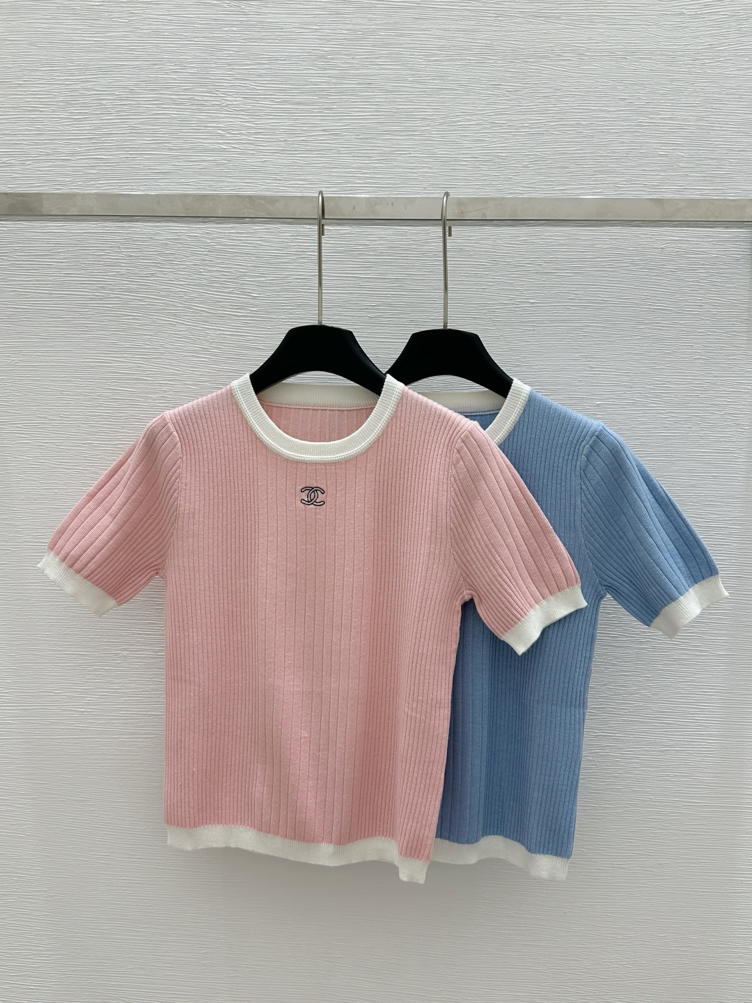 NO:322720,CH Home Early Spring New Style Round Neck Contrast Embroidered Knitted Short Sleeve Color Pink Blue Size 36.38.40, T-shirt,alexander wang19860909CH家  早春新款 圆领撞色刺绣针织短袖 颜色粉色 蓝色 尺码36.38.40,,T-shirt,alexander wang,Women's clothing