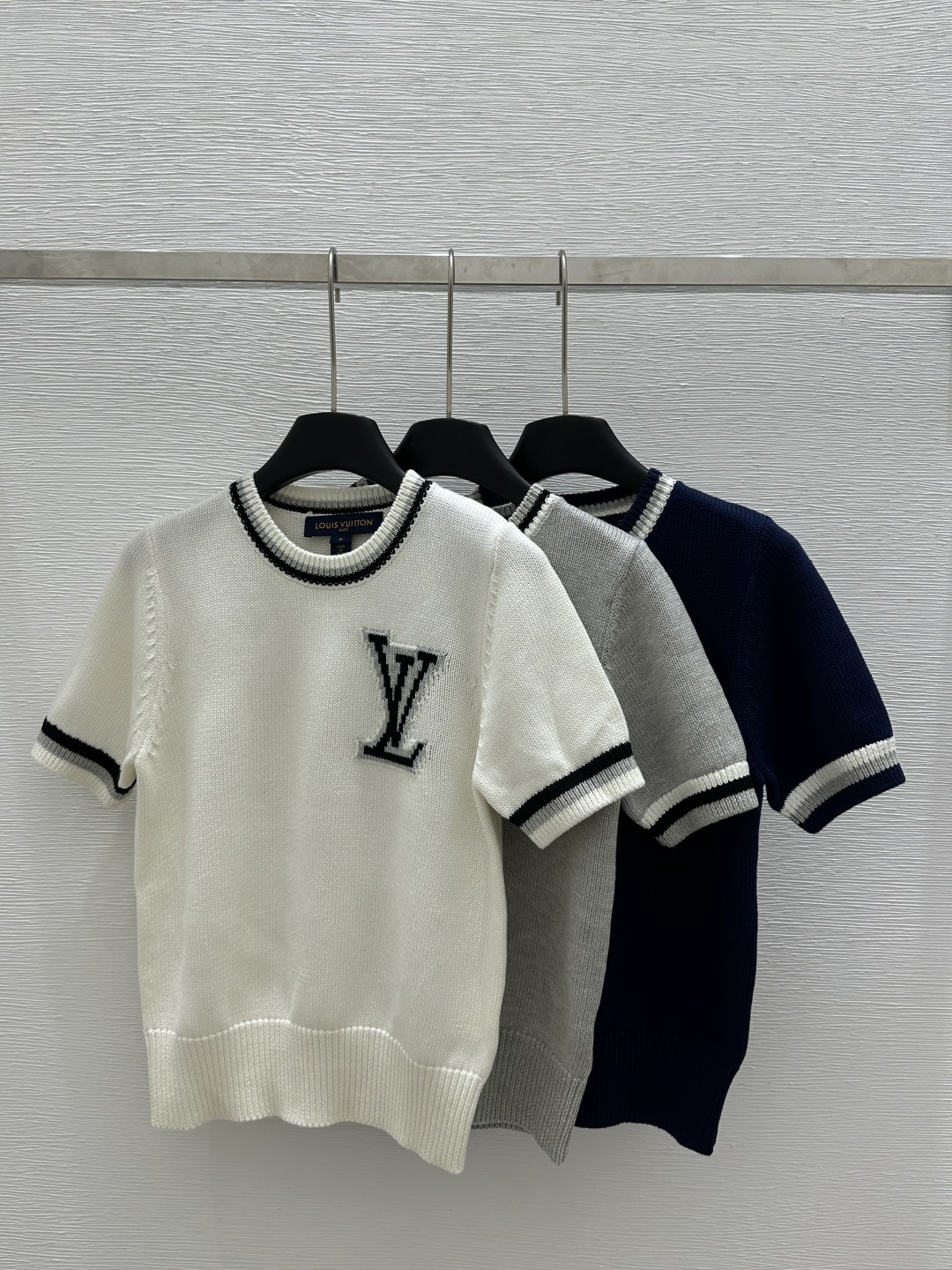 NO:322723,L Home Early Spring New Style Striped Round Neck Contrast Knitted Short Sleeve 11 Color White Gray Royal Blue Size 36.38.40, Louis vuitton, T-shirt, alexander wang19860909L家  早春新款 条纹圆领撞色针织短袖 11 颜色白色 灰色 宝蓝色 尺码36.38.40,,louis vuitton,T-shirt,alexander wang,Women's clothing