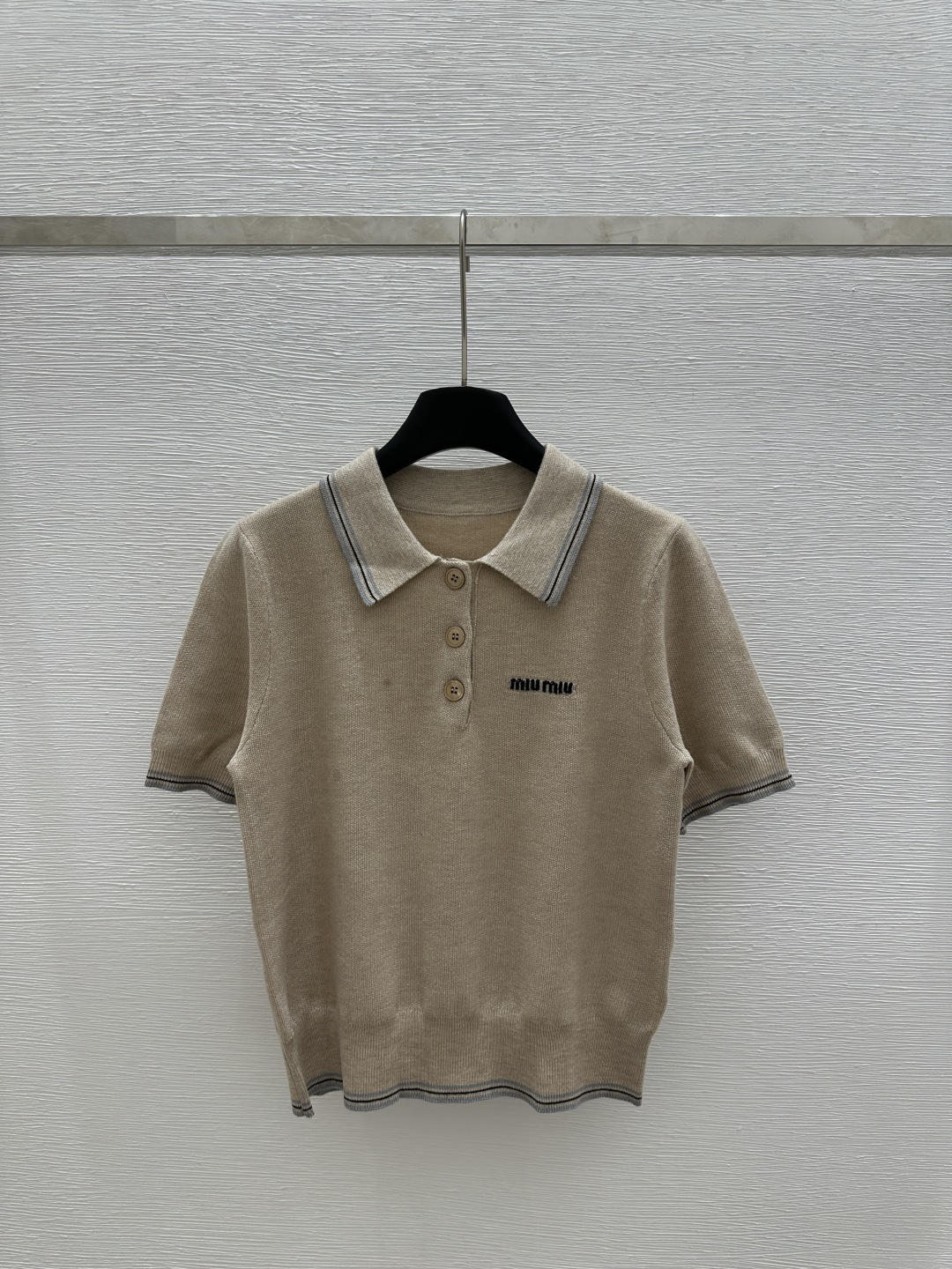NO:322732,M Home Early Spring New Style Striped Lapel Contrast Knitting Short Sleeve Color Khaki Size 36.38.40, T-shirt, alexander wang19860909M家  早春新款 条纹翻领撞色针织短袖 颜色卡其 尺码36.38.40,,T-shirt,alexander wang,Women's clothing