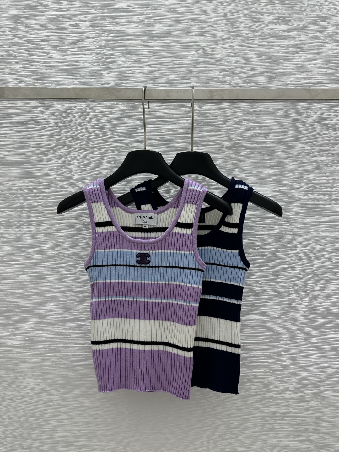 NO:322738,CH Home Early Spring New Style Round Neck Contrast Striped Knitted Vest 1 Color Purple Royal Blue Size 36.38.40,,alexander wang19860909CH家  早春新款 圆领撞色条纹针织背心 1 颜色紫色 宝蓝色 尺码36.38.40,,alexander wang,Women's clothing