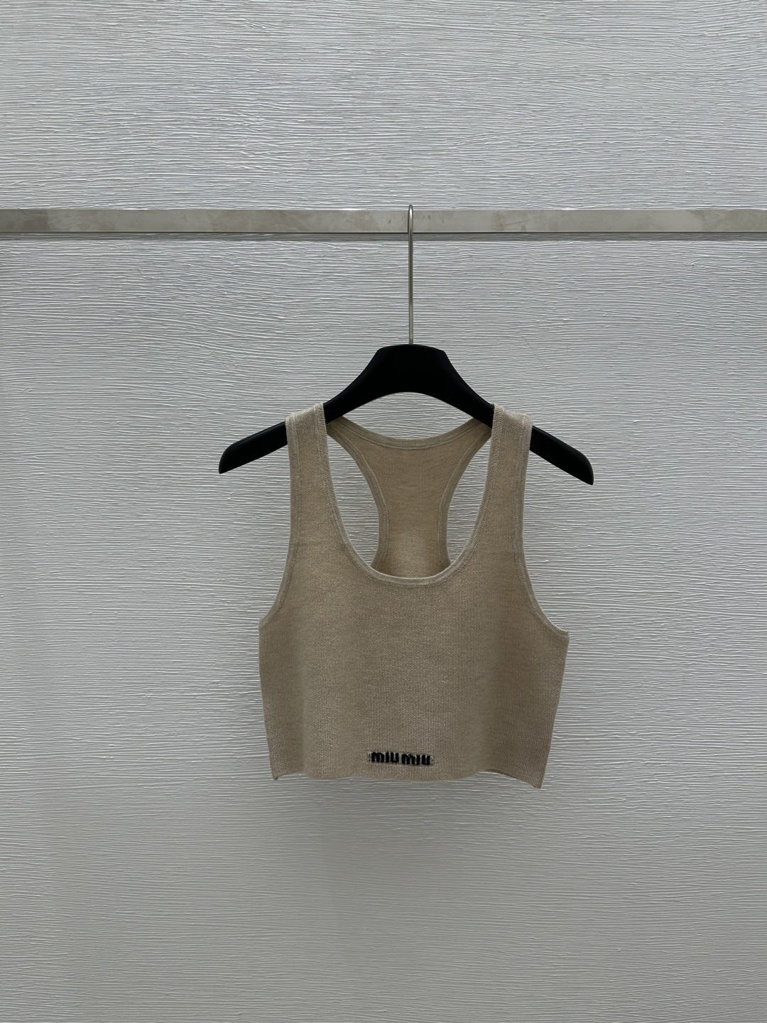 NO:322752,M Home Early Spring New Style Solid Color Round Neck Embroidered Knitted Vest Color Khaki Size 36.38.40, Alexander Wang19860909M家  早春新款 纯色圆领刺绣针织背心 颜色卡其 尺码36.38.40,,alexander wang,Women's clothing