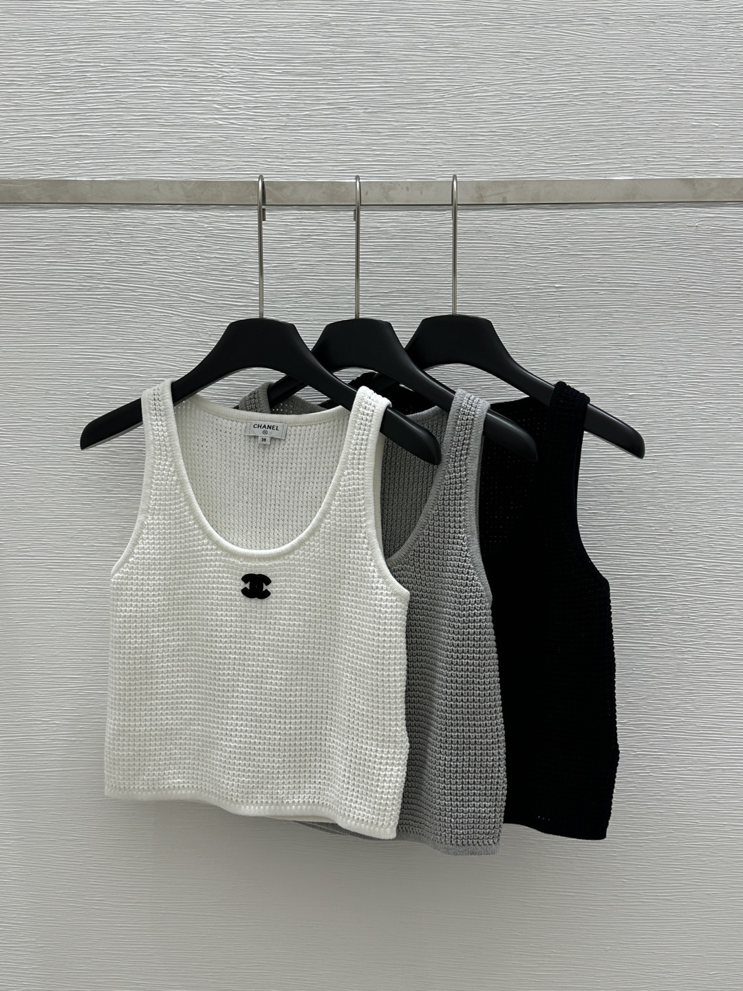 NO:320749,CH Home Early Spring New Style Solid Color Round Neck Hollow Knitted Vest Color White Gray Black Size 36.38.40,,alexander wang19860909CH家  早春新款 纯色圆领镂空针织背心 颜色白色 灰色 黑色 尺码36.38.40,,alexander wang,Women's clothing