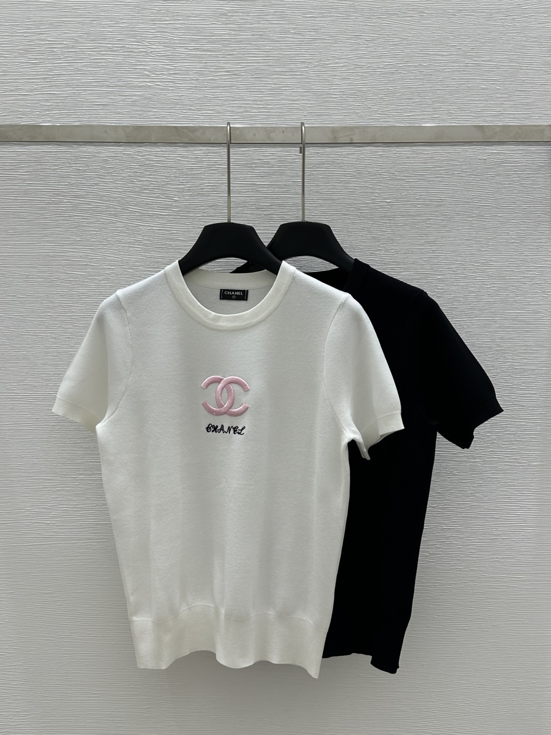 NO:320759,CH Home Early Spring New Style Round Neck Contrast Embroidered Knitted Short Sleeve Color White Black Size 36.38.40, T-shirt,alexander wang19860909CH家  早春新款 圆领撞色刺绣针织短袖 颜色白色 黑色 尺码36.38.40,,T-shirt,alexander wang,Women's clothing