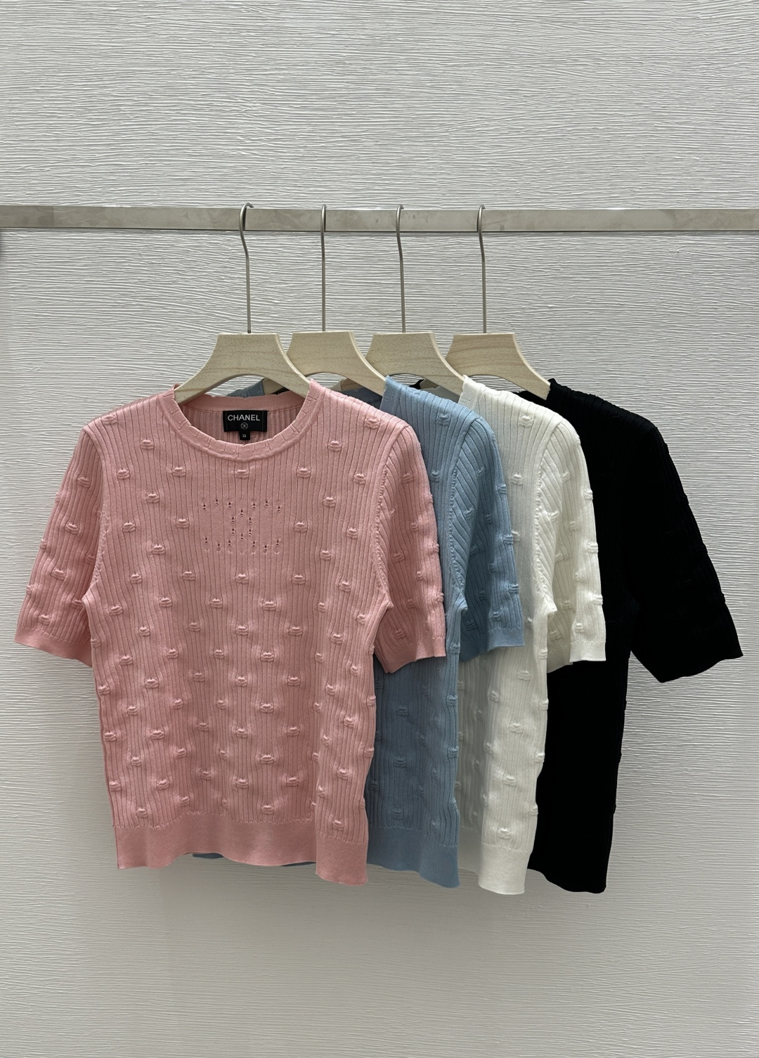 NO:321583,CH Home Early Spring New Style Solid Color Round Neck Wrinkled Knitted Short Sleeve 1 Color Pink Blue White Black Size 36.38.40, T-shirt,alexander wang19860909CH家 早春新款 纯色圆领褶皱针织短袖 1色粉色 蓝色 白色 黑色 尺码36.38.40,,T-shirt,alexander wang,Women's clothing