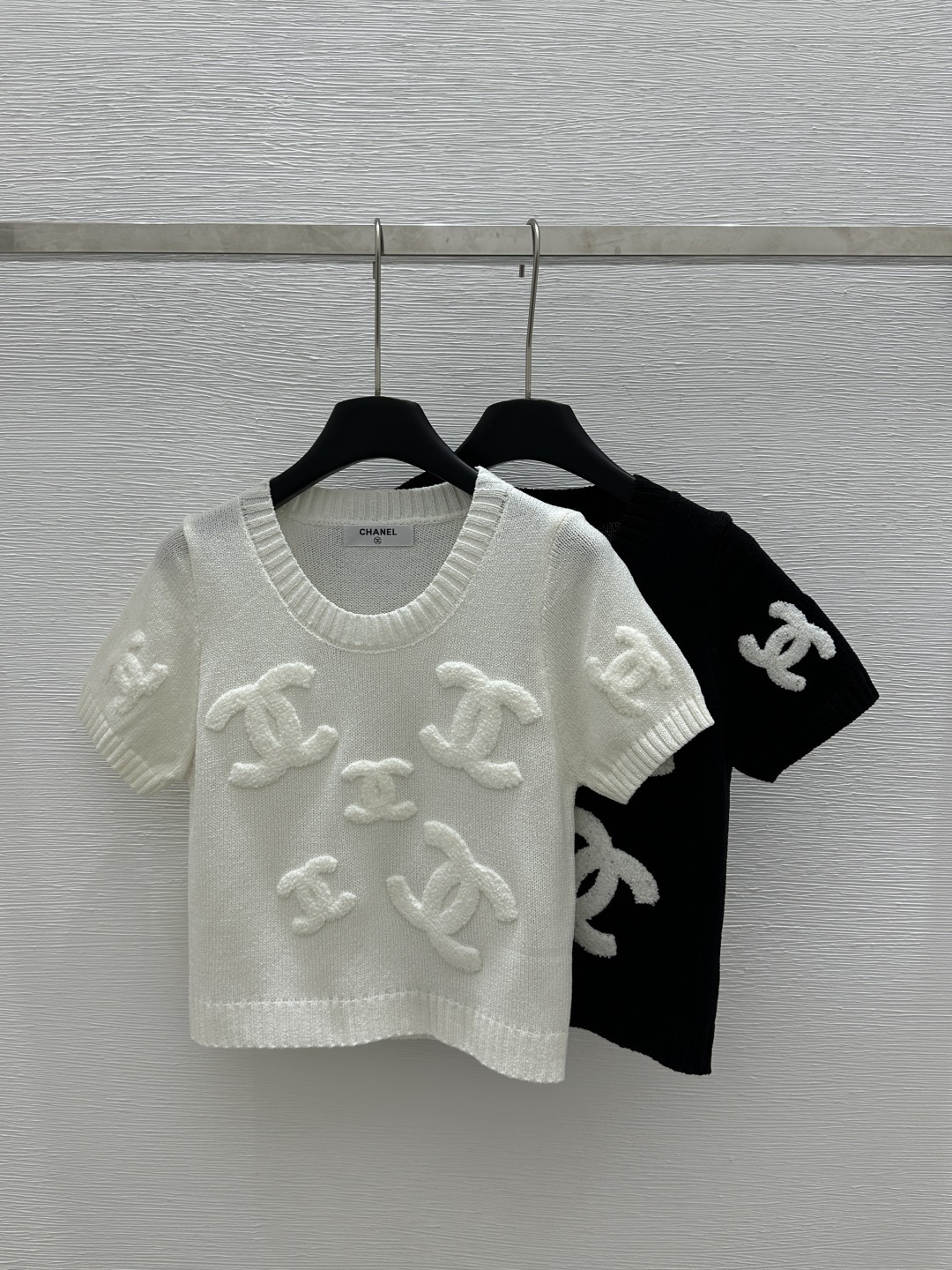 NO:321586,CH Home Early Spring New Style Solid Color Round Neck Embroidered Knitted Short Sleeve White Black Size 36.38.40, T-shirt,alexander wang19860909CH家  早春新款 纯色圆领刺绣针织短袖 白色 黑色 尺码36.38.40,,T-shirt,alexander wang,Women's clothing
